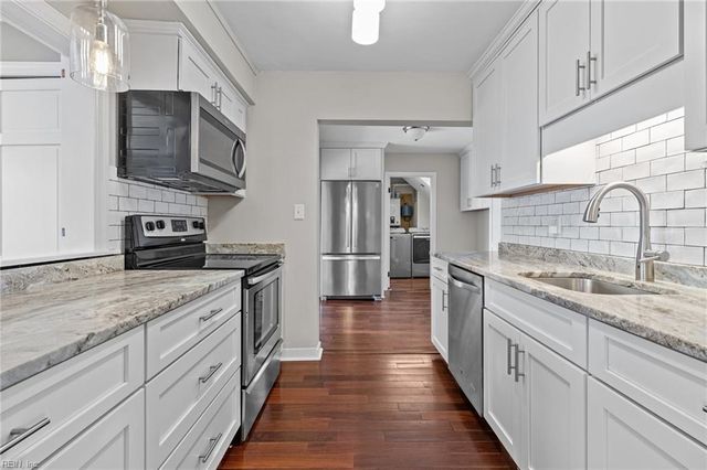 1331 Surrey CRST, Norfolk, VA 23508