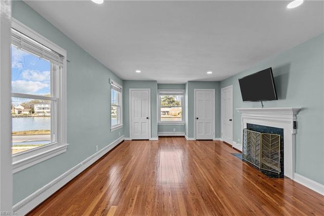 1331 Surrey CRST, Norfolk, VA 23508