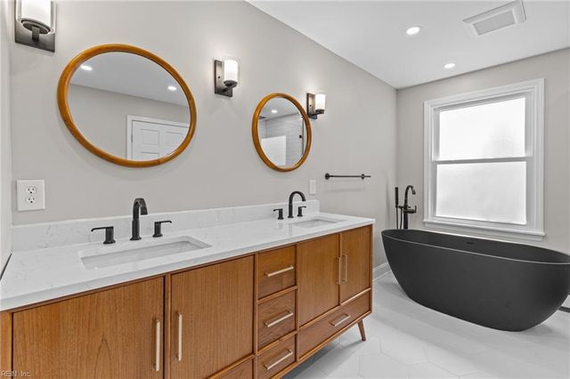 1331 Surrey CRST, Norfolk, VA 23508
