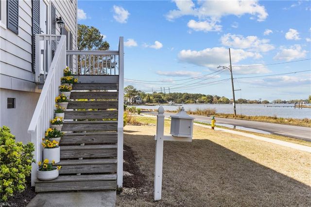 1331 Surrey CRST, Norfolk, VA 23508