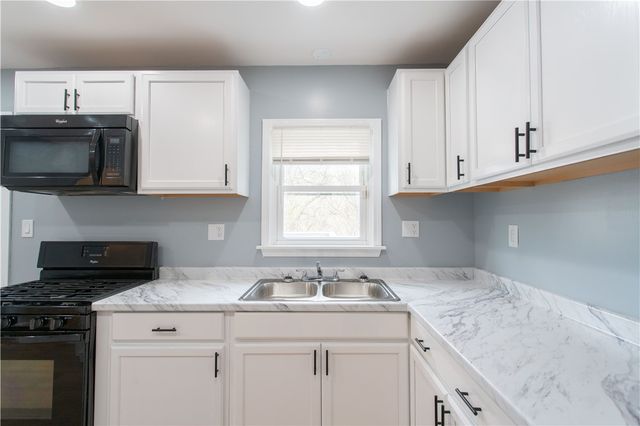 127 Carroll St, Aliquippa, PA 15001