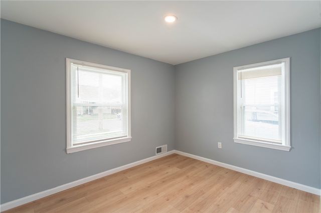 127 Carroll St, Aliquippa, PA 15001