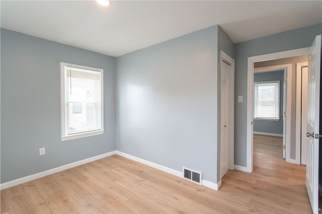 127 Carroll St, Aliquippa, PA 15001