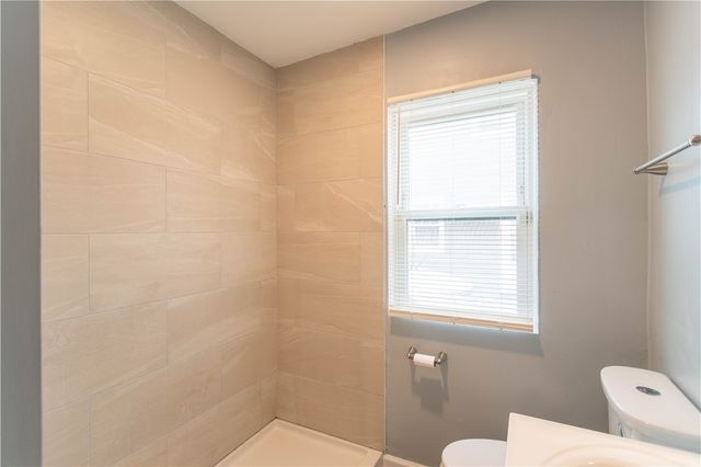 127 Carroll St, Aliquippa, PA 15001