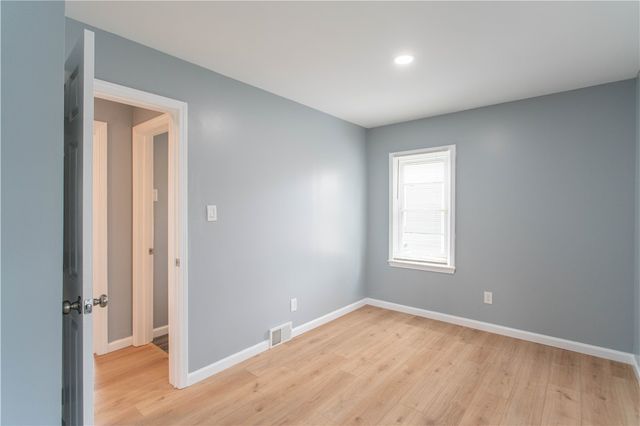 127 Carroll St, Aliquippa, PA 15001