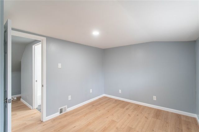 127 Carroll St, Aliquippa, PA 15001