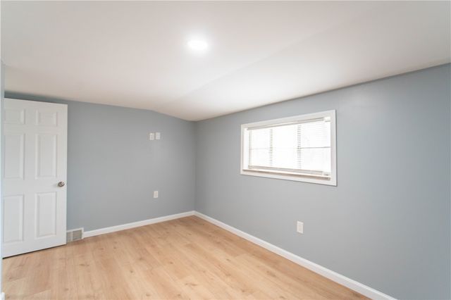 127 Carroll St, Aliquippa, PA 15001