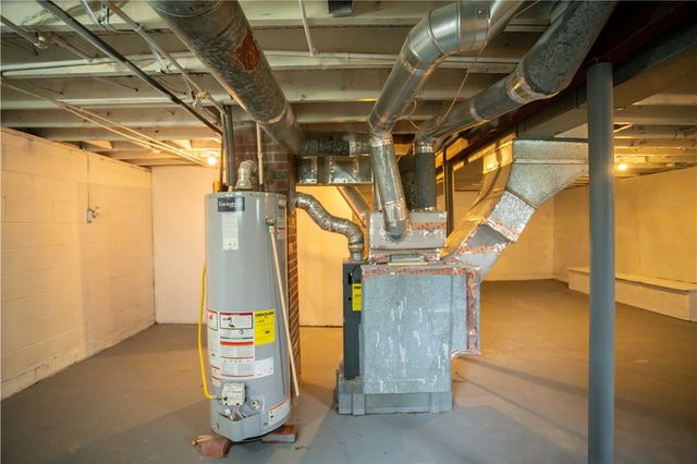 127 Carroll St, Aliquippa, PA 15001