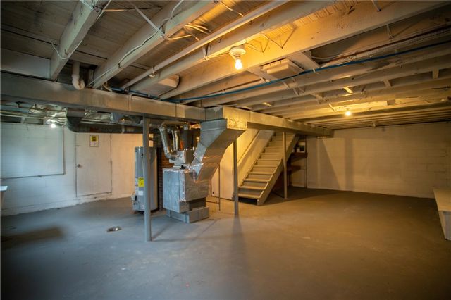 127 Carroll St, Aliquippa, PA 15001