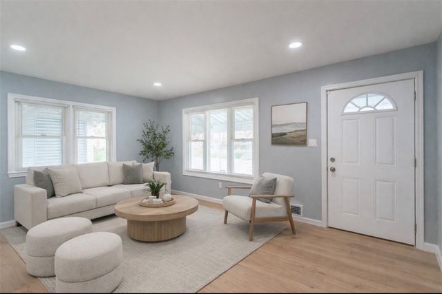 127 Carroll St, Aliquippa, PA 15001