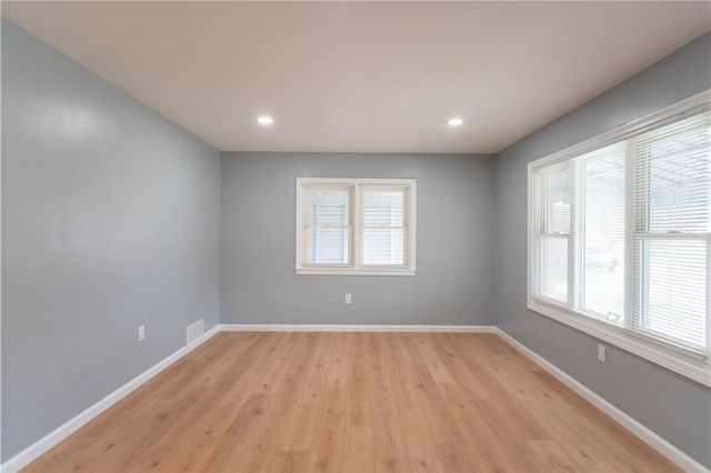 127 Carroll St, Aliquippa, PA 15001