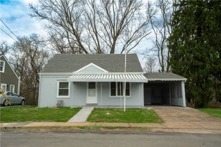127 Carroll St, Aliquippa, PA 15001