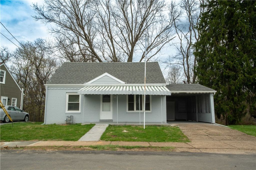 127 Carroll St, Aliquippa, PA 15001