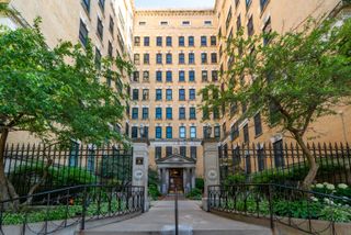 559 W Surf Street 704, Chicago, IL 60657