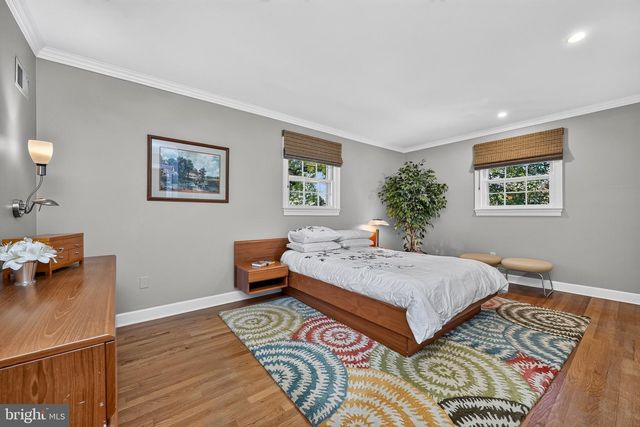 9906 HOLMHURST RD, Bethesda, MD 20817