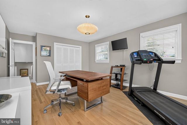 9906 HOLMHURST RD, Bethesda, MD 20817