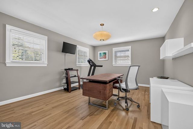 9906 HOLMHURST RD, Bethesda, MD 20817
