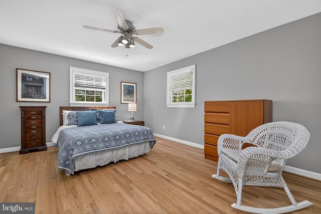 9906 HOLMHURST RD, Bethesda, MD 20817