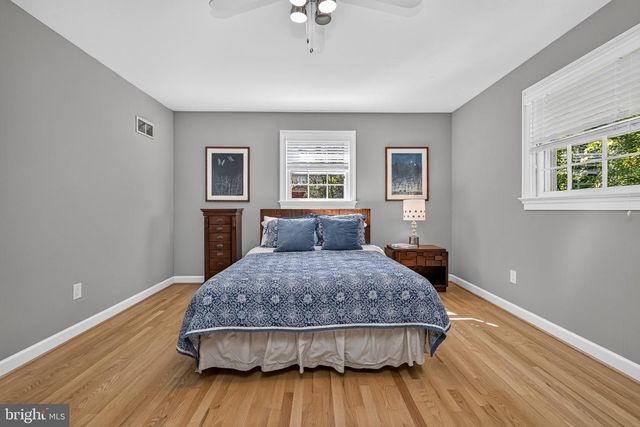 9906 HOLMHURST RD, Bethesda, MD 20817