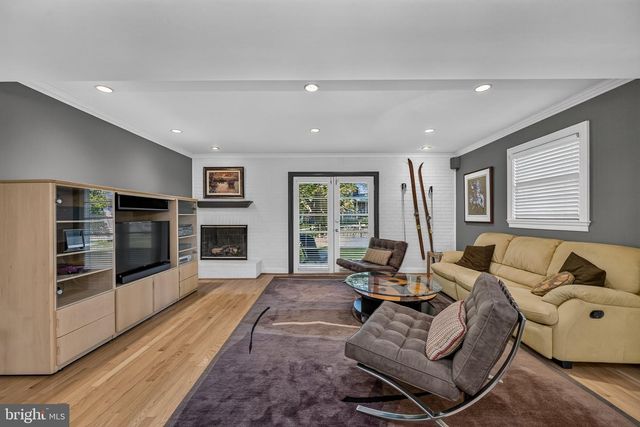 9906 HOLMHURST RD, Bethesda, MD 20817