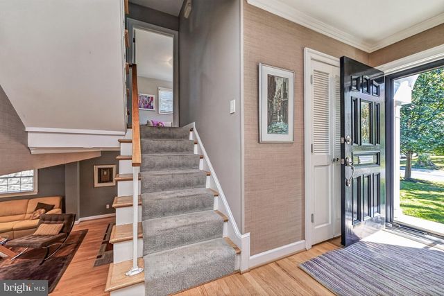 9906 HOLMHURST RD, Bethesda, MD 20817