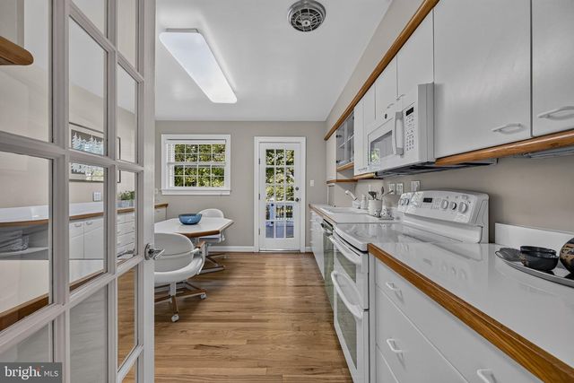 9906 HOLMHURST RD, Bethesda, MD 20817