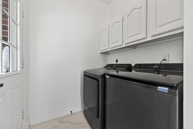 2431 Parkwood Lane, Sugar Land, TX 77479