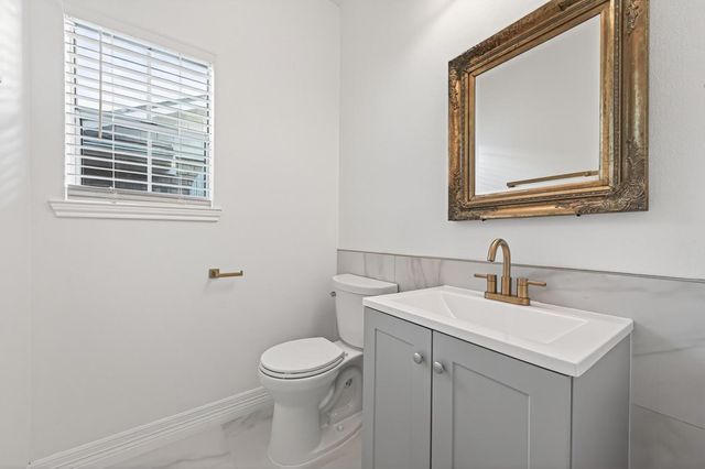 2431 Parkwood Lane, Sugar Land, TX 77479