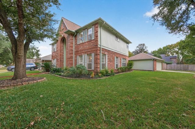 2431 Parkwood Lane, Sugar Land, TX 77479