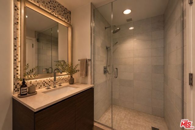 900 W Olympic Boulevard 29H, Los Angeles, CA 90015