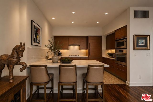 900 W Olympic Boulevard 29H, Los Angeles, CA 90015