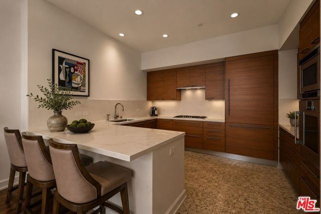 900 W Olympic Boulevard 29H, Los Angeles, CA 90015