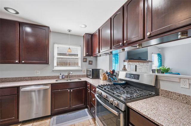 1270 E 140th Place, Glenpool, OK 74033