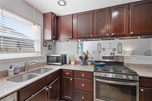 1270 E 140th Place, Glenpool, OK 74033