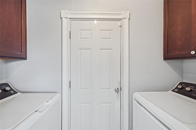 1270 E 140th Place, Glenpool, OK 74033