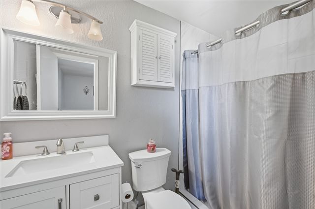 1270 E 140th Place, Glenpool, OK 74033