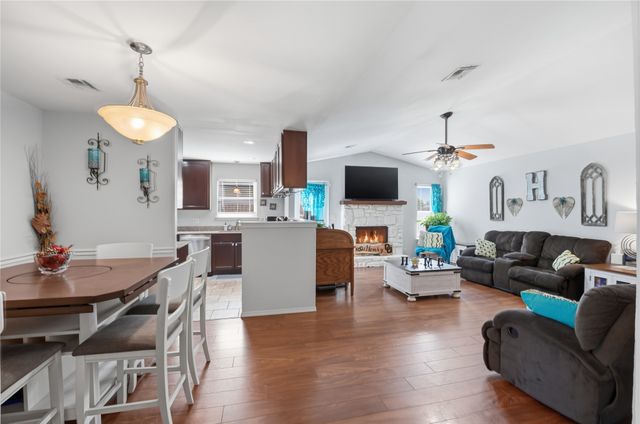 1270 E 140th Place, Glenpool, OK 74033