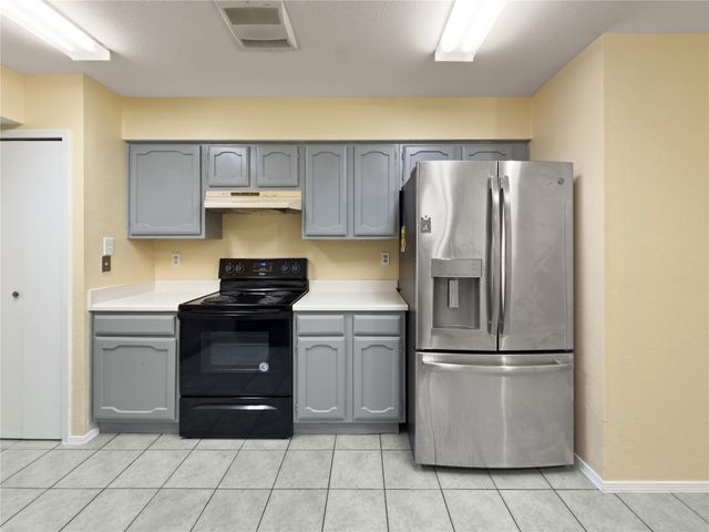2426 Sutton Drive, Arlington, TX 76018