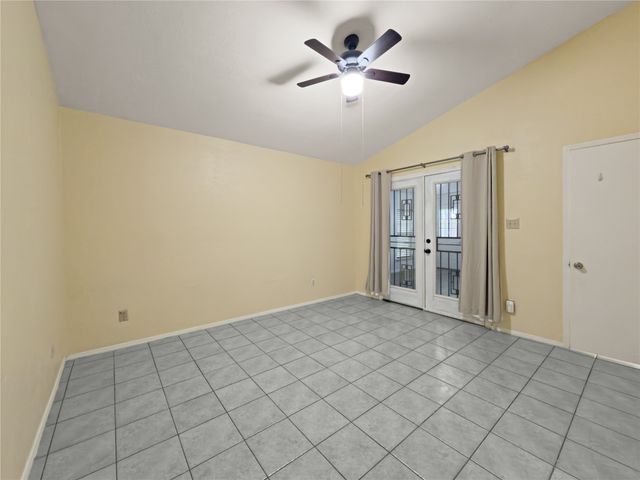2426 Sutton Drive, Arlington, TX 76018