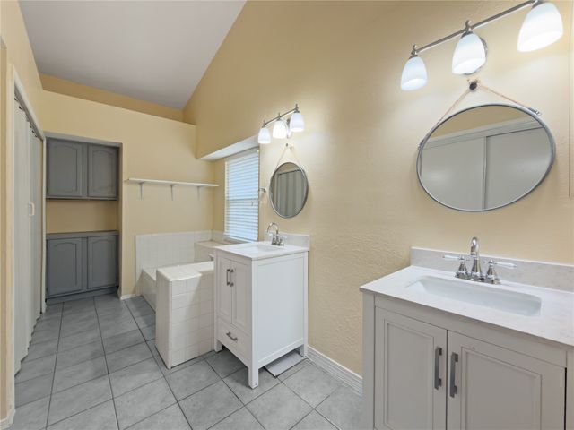 2426 Sutton Drive, Arlington, TX 76018