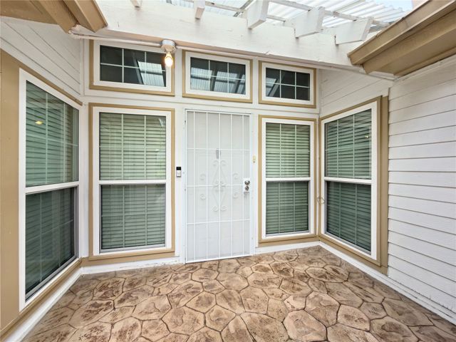 2426 Sutton Drive, Arlington, TX 76018
