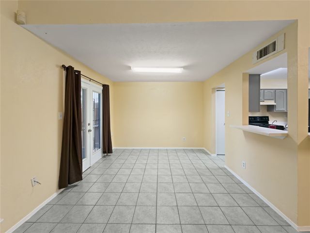 2426 Sutton Drive, Arlington, TX 76018