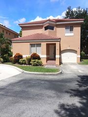11379 Lakeview Drive, Coral Springs, FL 33071