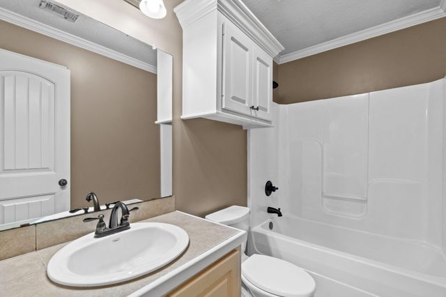 26 E Spruce, Sumrall, MS 39482