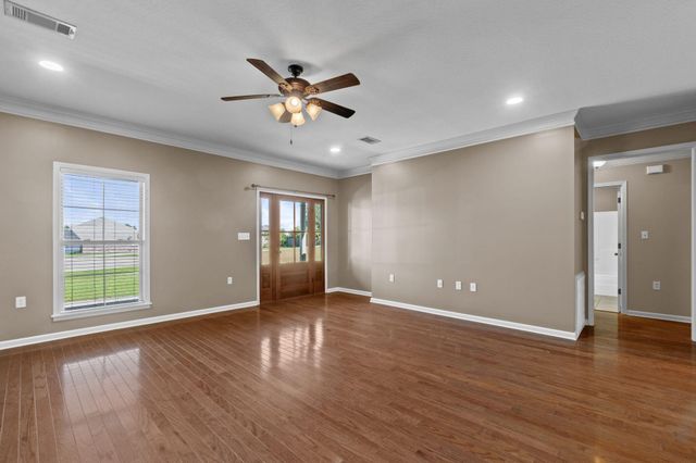 26 E Spruce, Sumrall, MS 39482