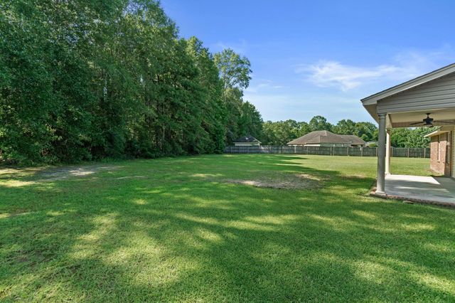 26 E Spruce, Sumrall, MS 39482