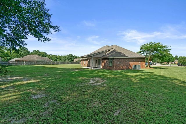26 E Spruce, Sumrall, MS 39482
