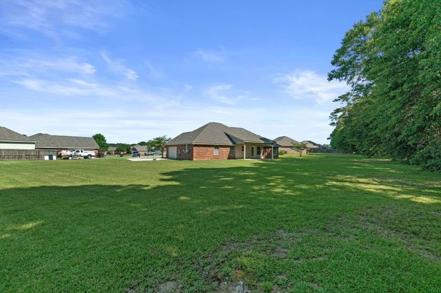 26 E Spruce, Sumrall, MS 39482
