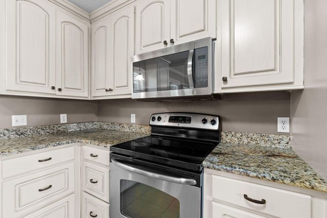 26 E Spruce, Sumrall, MS 39482