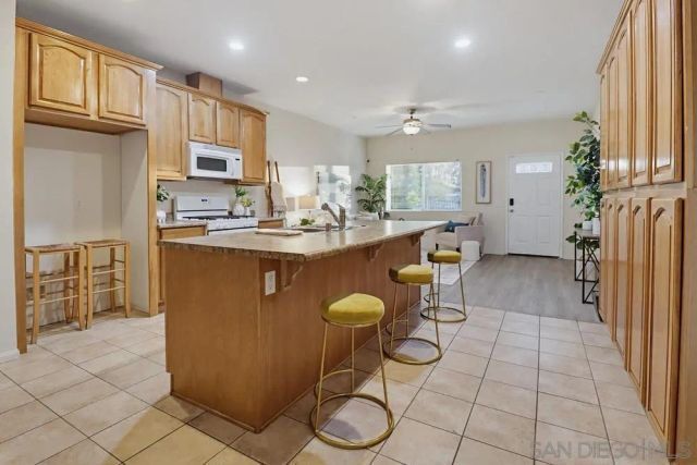 12306 Lakeshore DR 2, Lakeside, CA 92040
